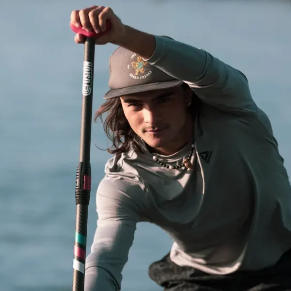 Standup paddler using the Lava carbon paddle with FUSION adjustment technology, black project, sup paddle