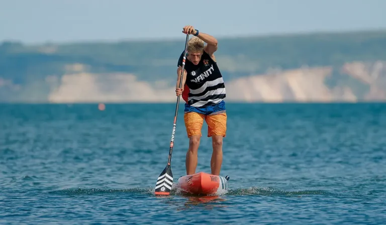 paddler using the Infinity SynergyX sup paddle.